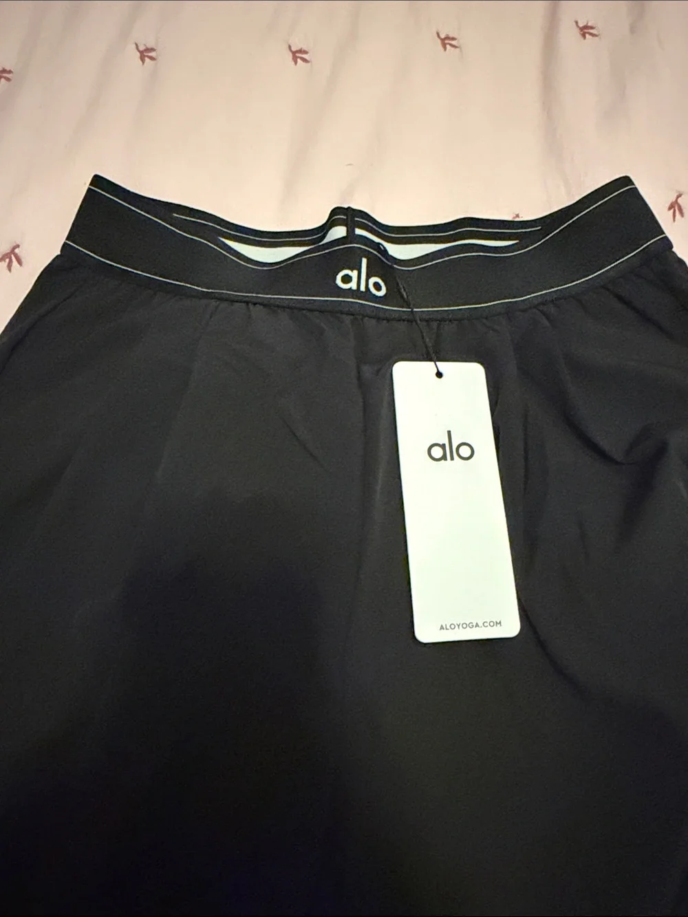 ALO Yoga description she