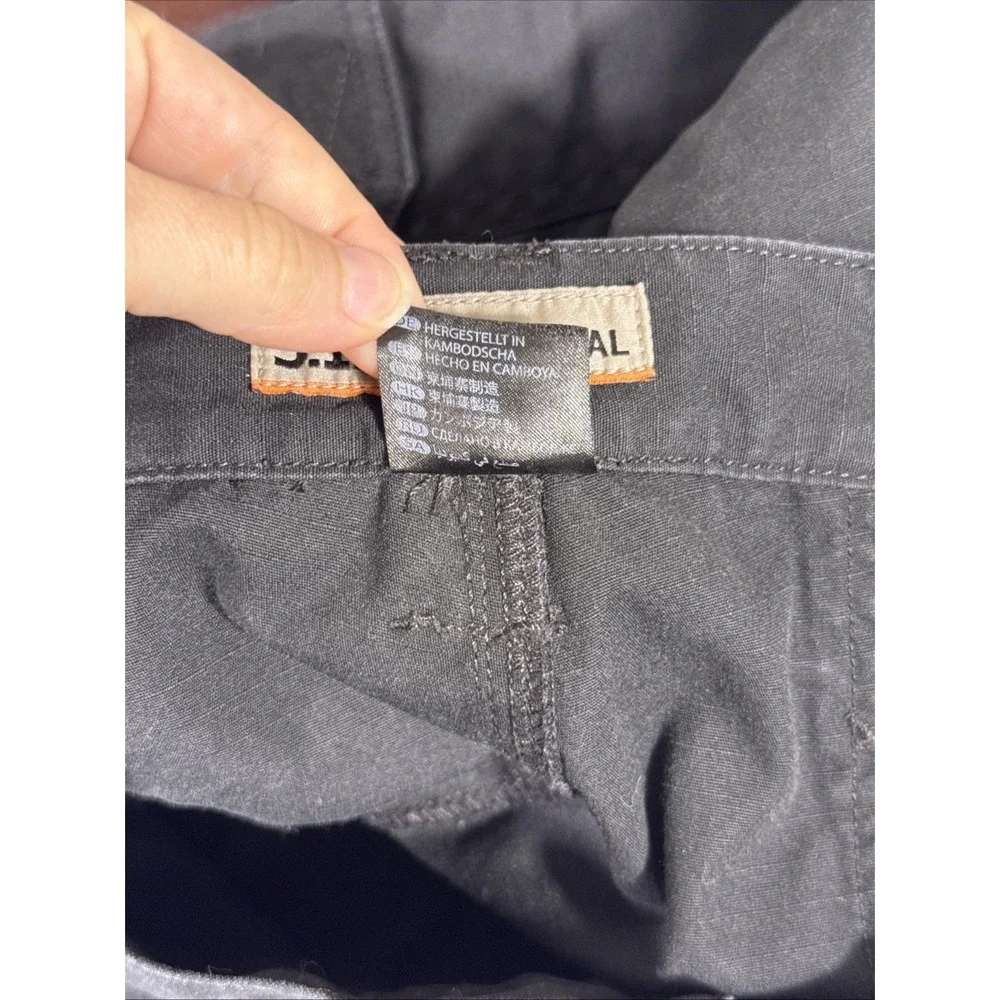 5.11 Tactical staining present