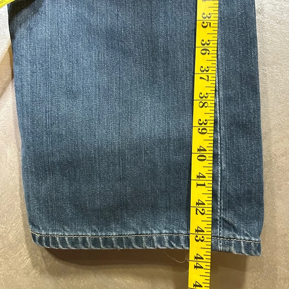 Levis hole front