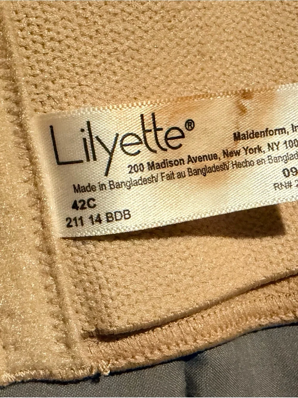 Lillyette smooth molded
