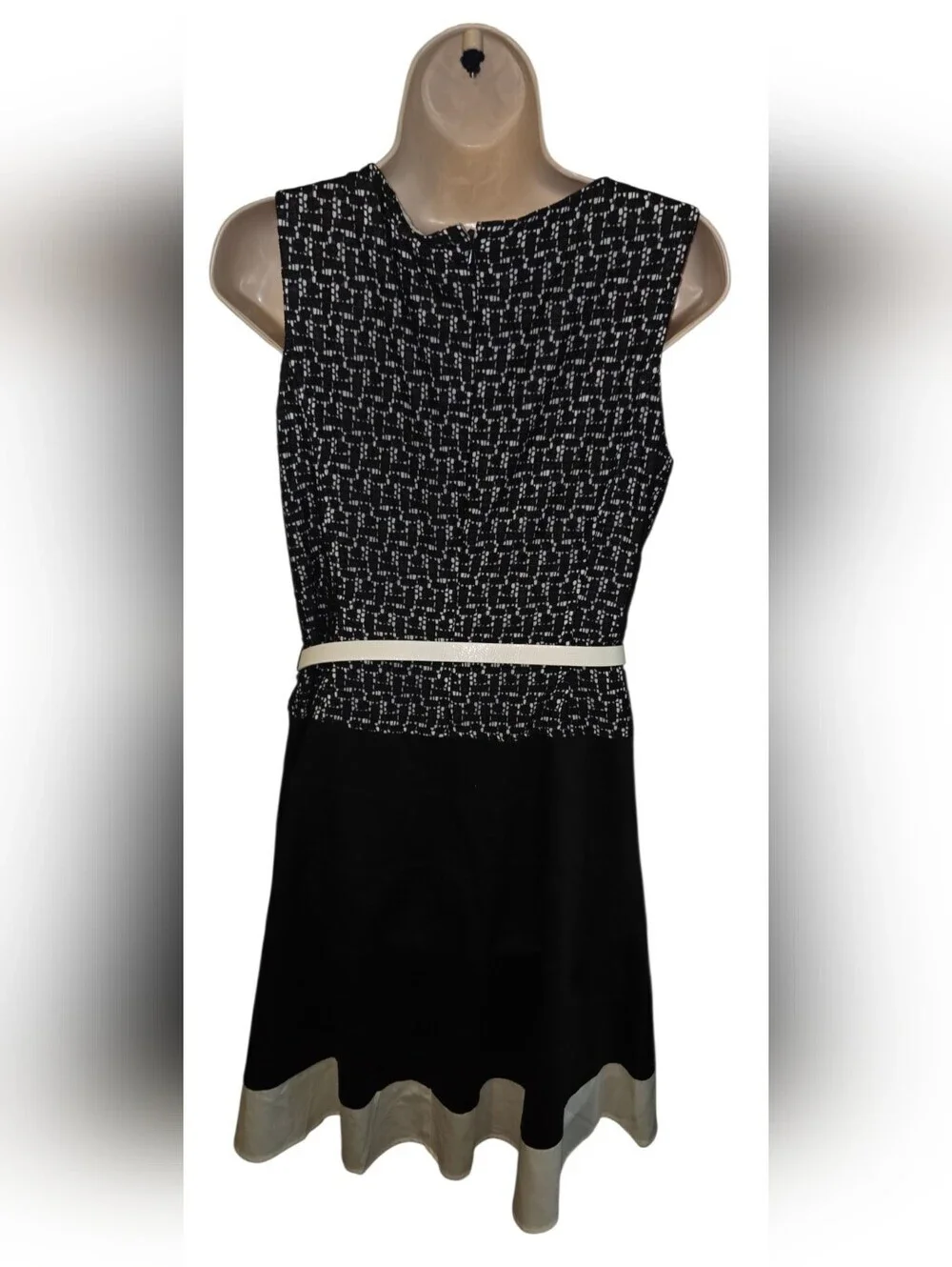 Anne Klein sleeveless fit