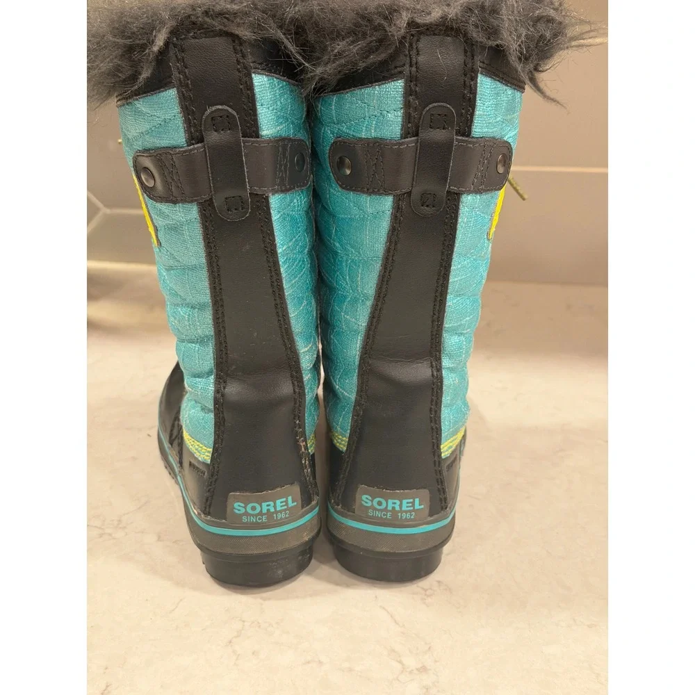 Sorel excellent neon faux