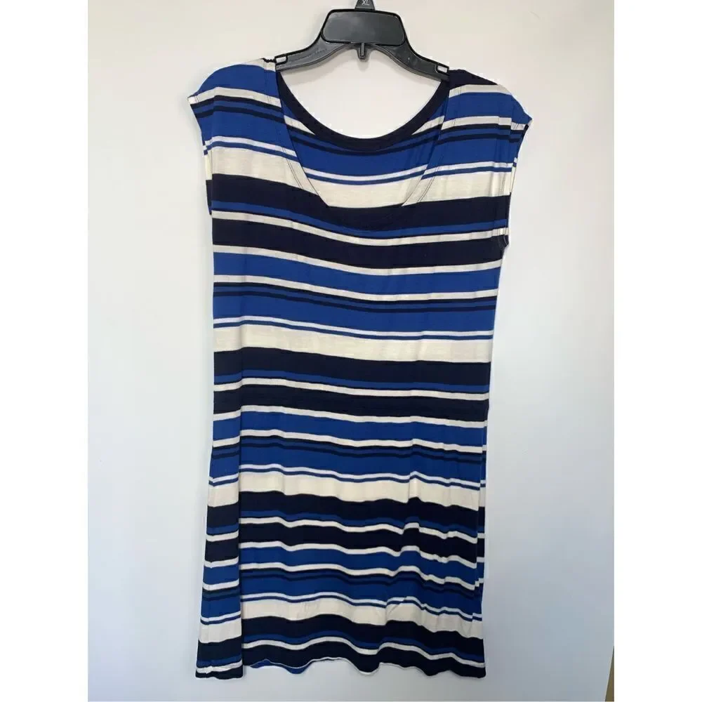 GAP capped sleeve