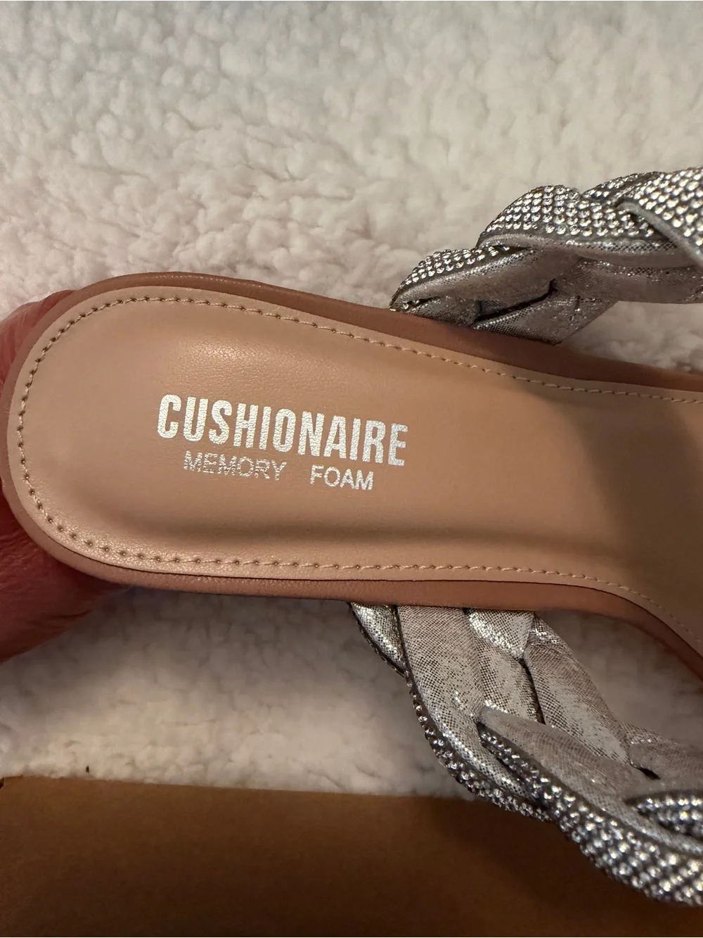Cushionaire sophisticated heeled