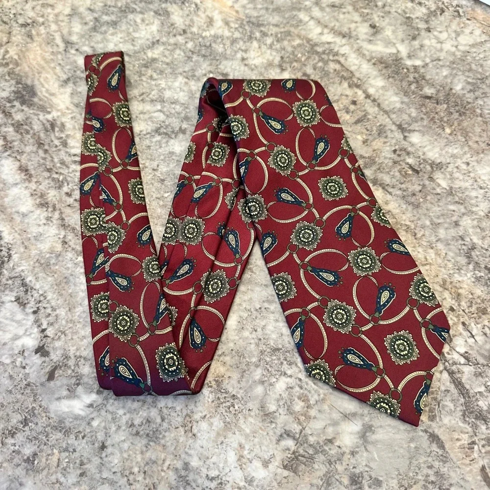 100% Silk Tie Bill Blass expressly for Lord & Taylor Burgundy Gold Blue Classic