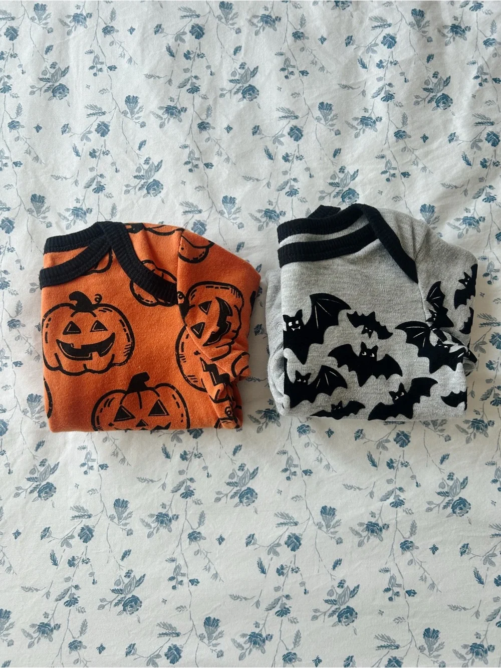 Halloween Pumpkin & Bat Print Long-Sleeve One-Piece Sleepers 🎃 🦇