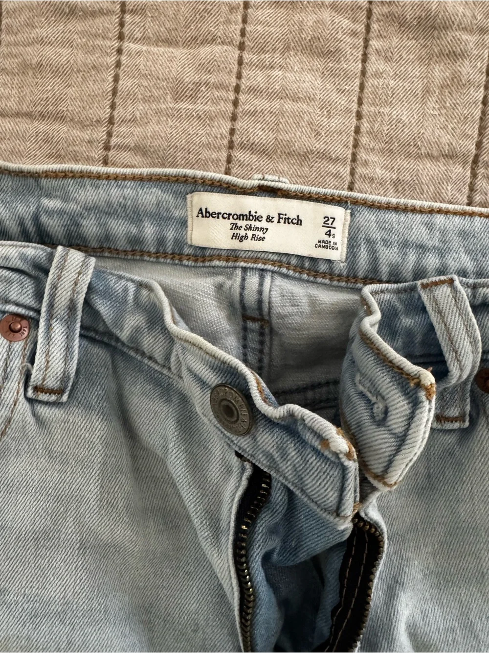 Abercrombie & Fitch light blue
