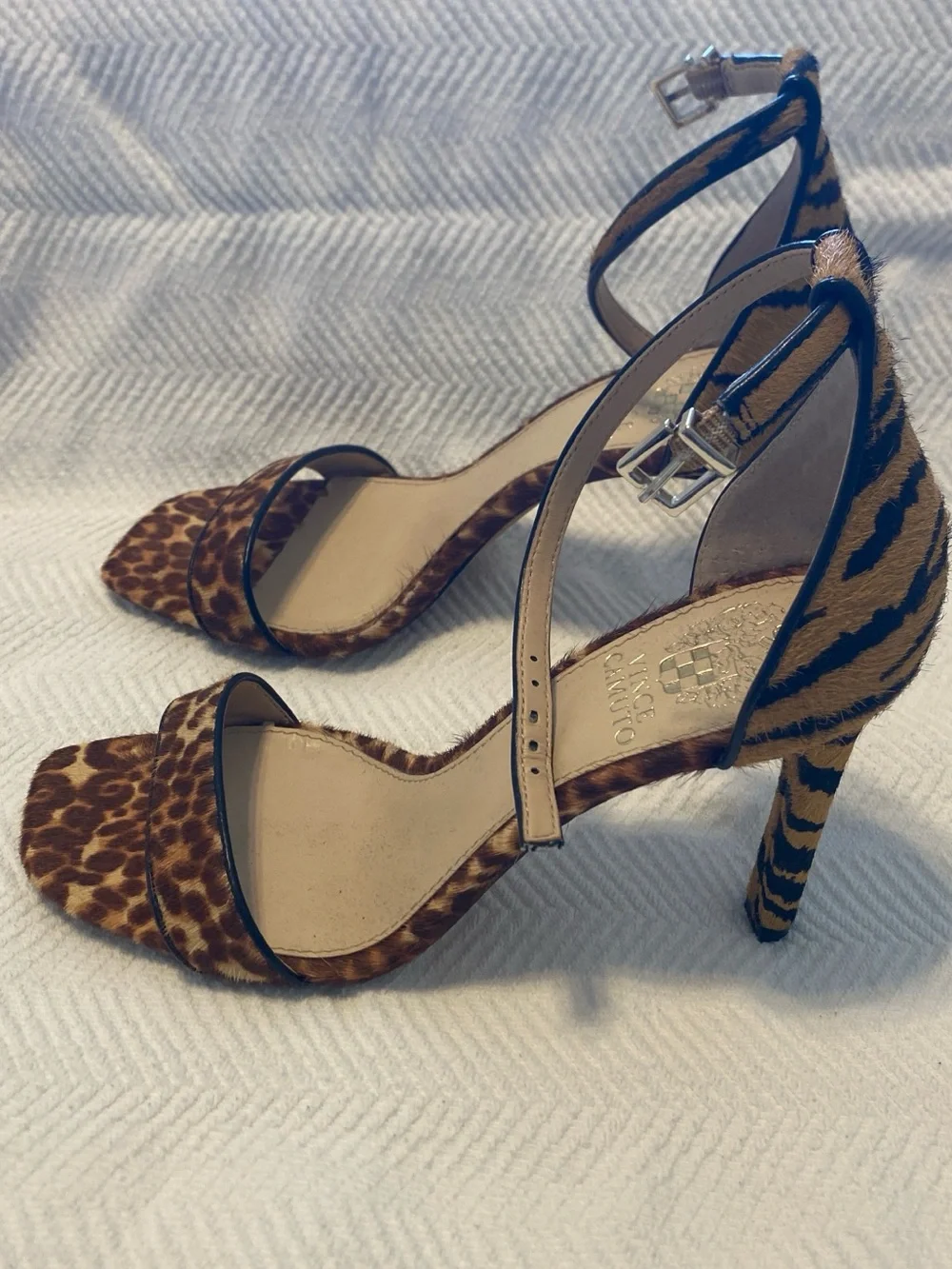 Vince Camuto chic full