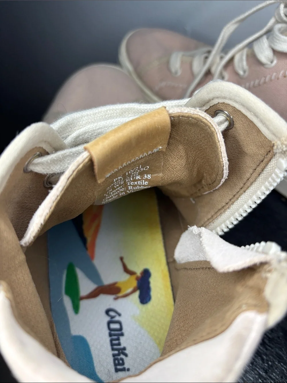 OluKai casual high