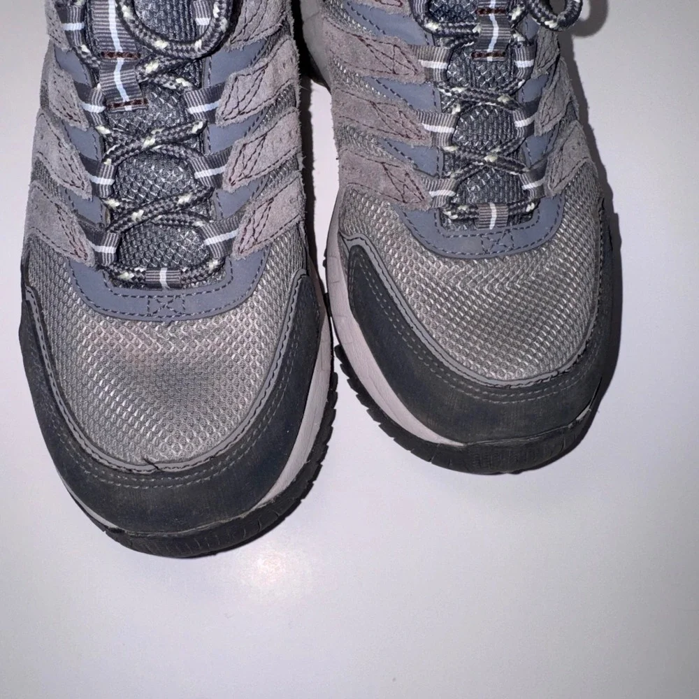 Columbia women strata