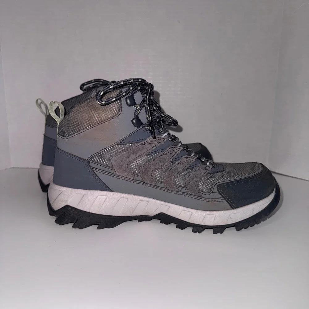Columbia women strata