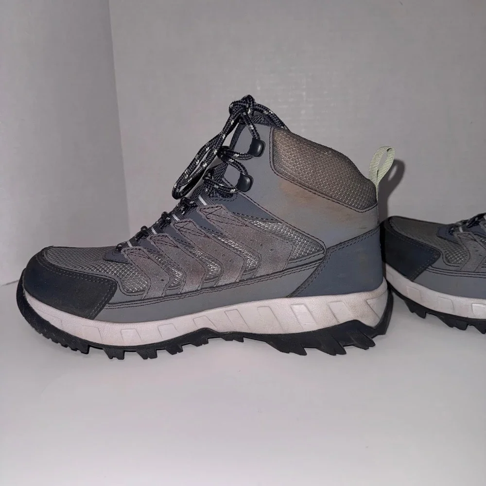 Columbia women strata