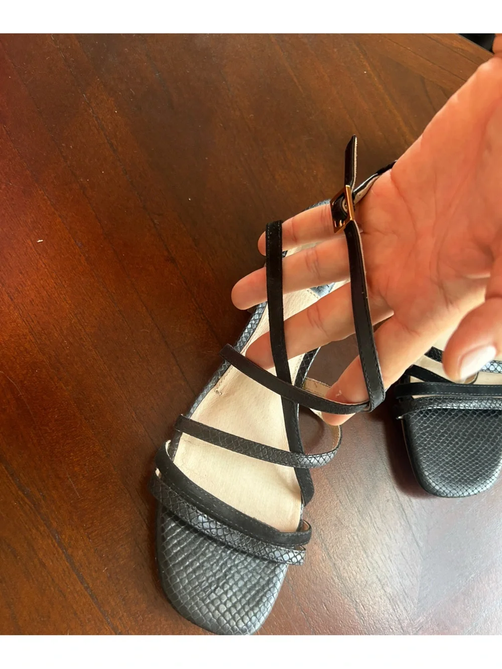 Louise et Cie sleek black