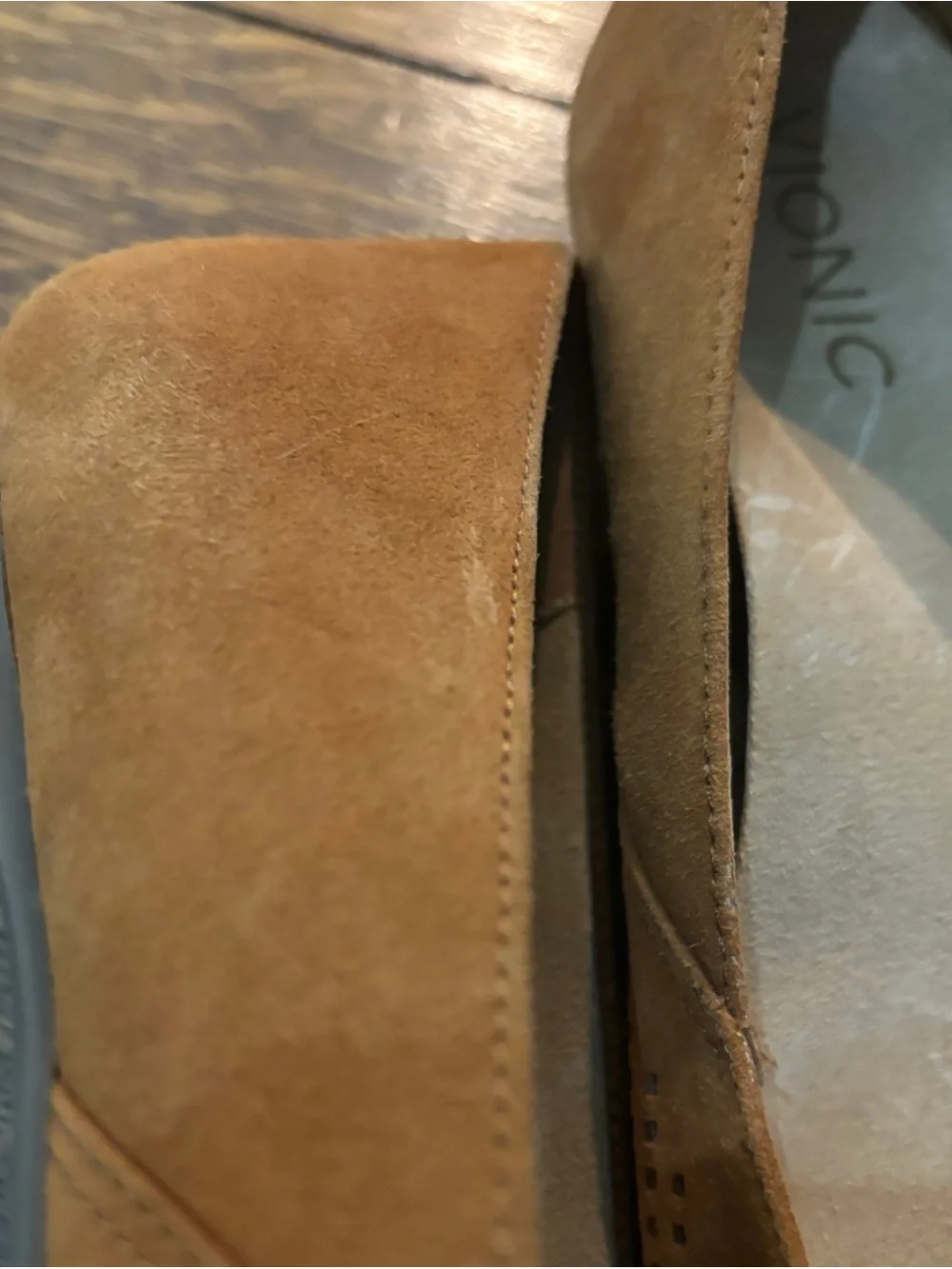 Vionic tan cognac