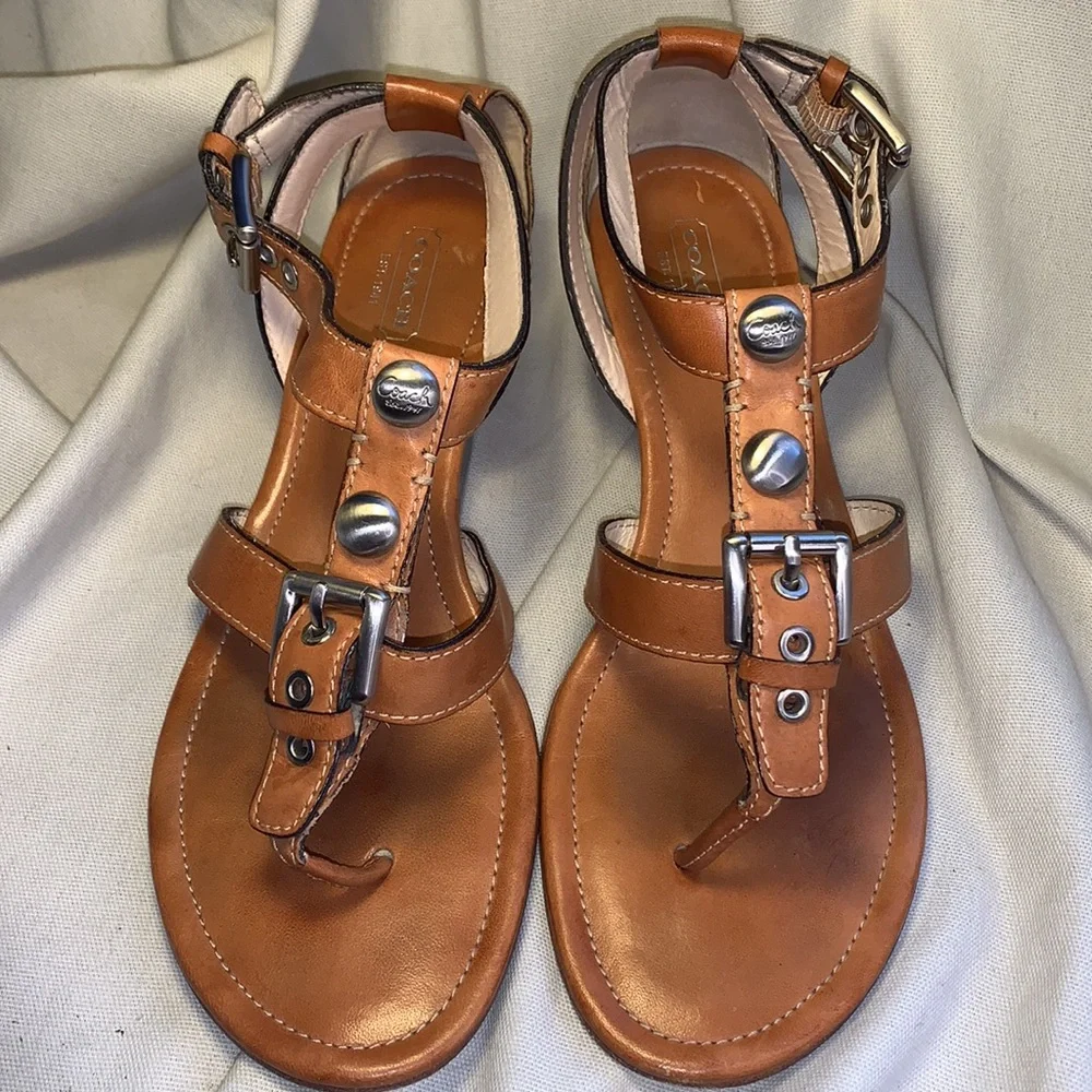 Coach slight wedge leather thong sandals EUC