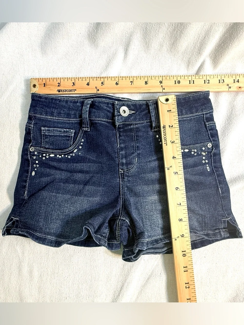 Squeeze dark wash