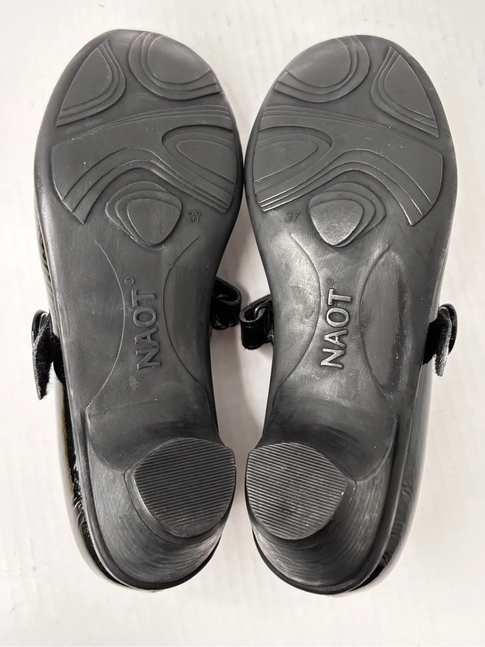 Naot women shoe