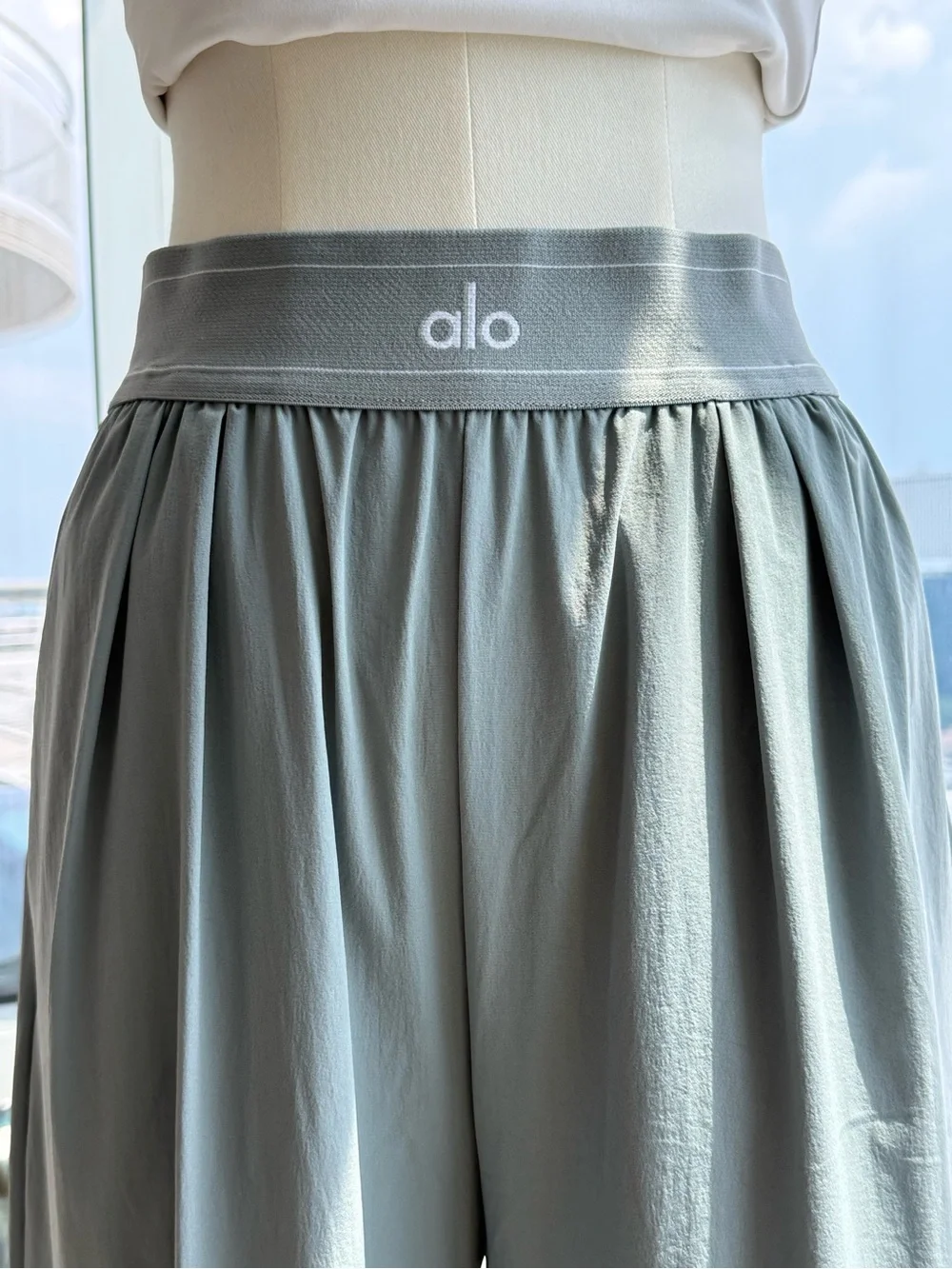 ALO Yoga nwt alo