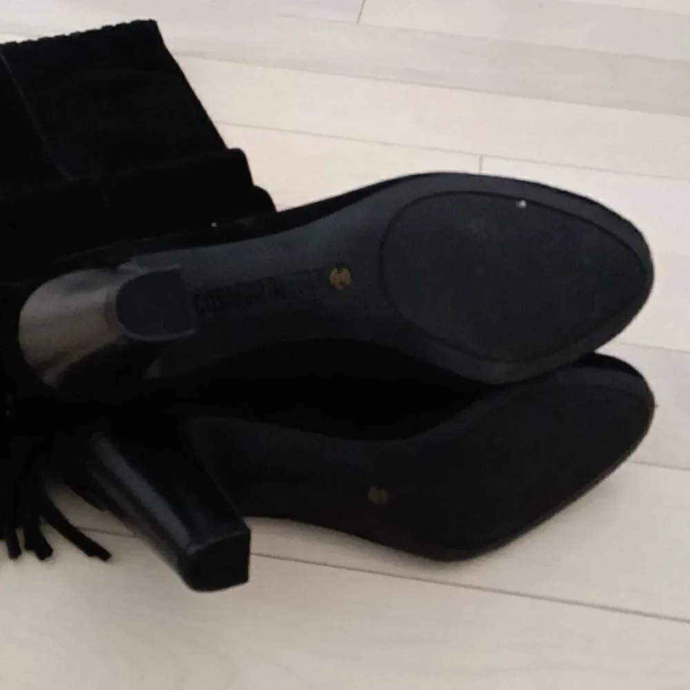 Cosmopolitan women black