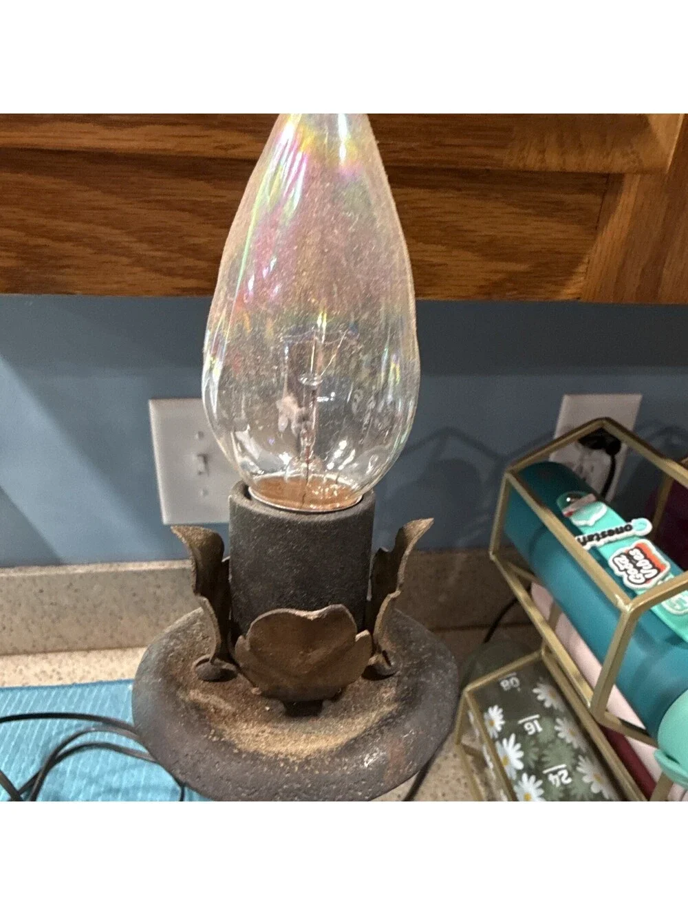 Vintage 3-Light Black/Gold Metal Floral Leaf Candelabra Table Lamp Corded Switch