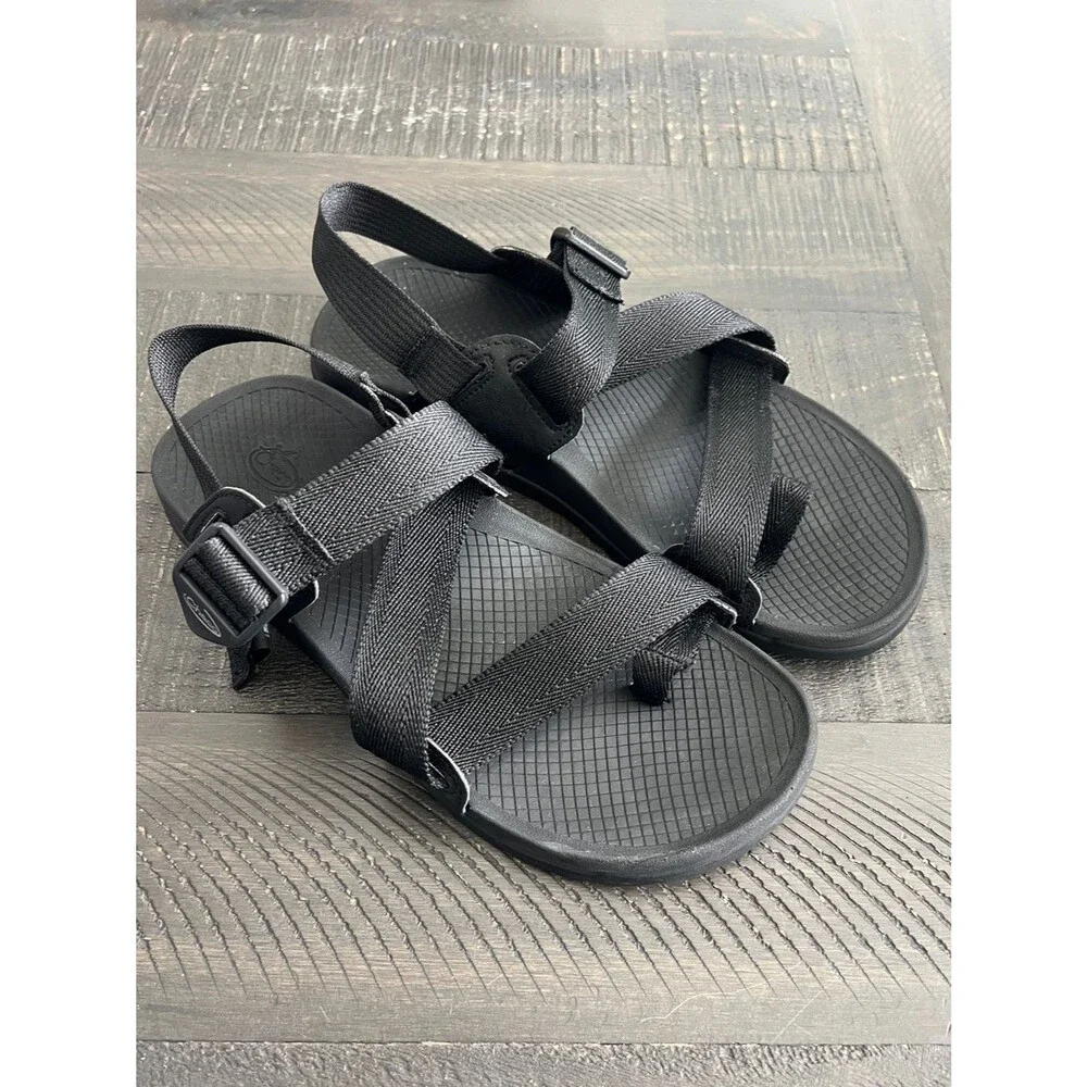 Chaco Lowdown 2 Mens 9 Black Sport Sandals Hiking Gorpcore Outdoor Strappy