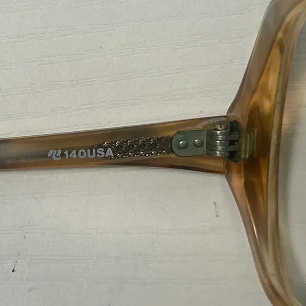 Unknown vintage translucent