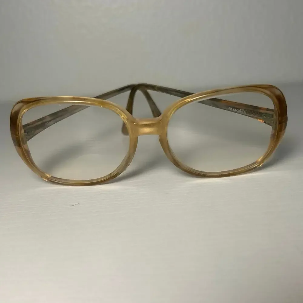 Unknown vintage translucent