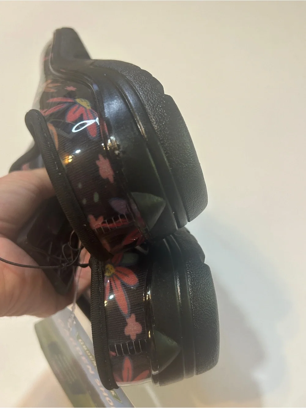 Floral Garden Shoes Waterproof Memory Foam Clog Black Multi Women’s Size 8 NWT
