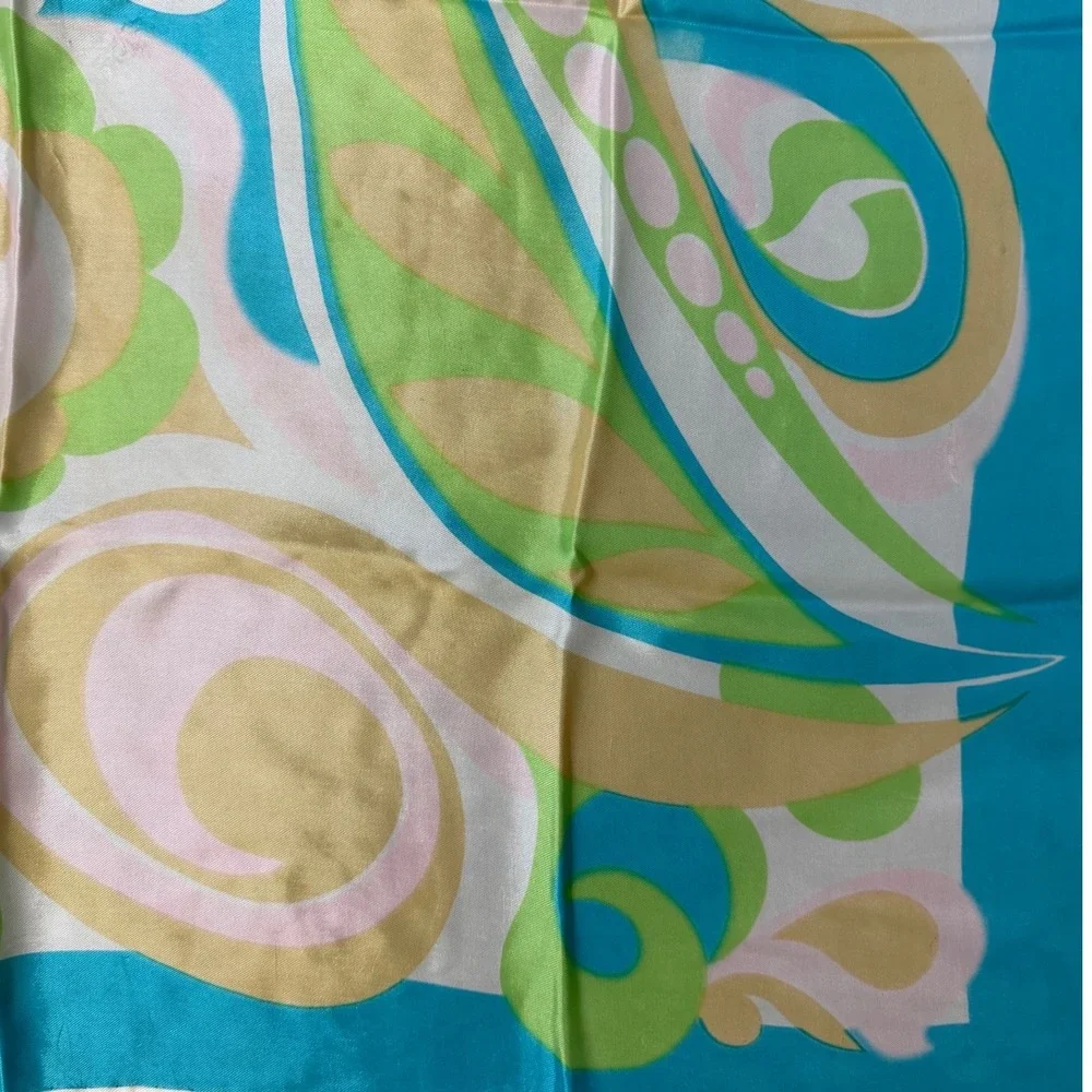 Vintage features fabric