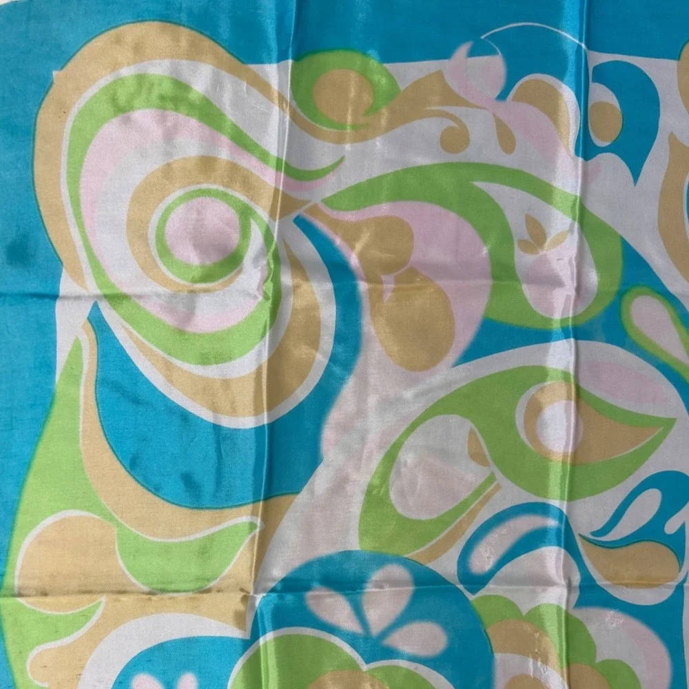 Vintage or features unraveled