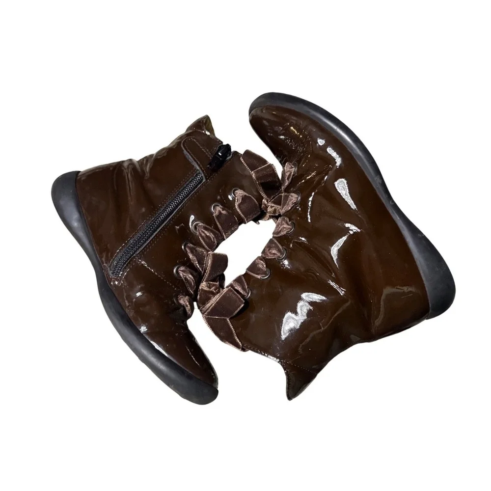 Mod8 patent leather