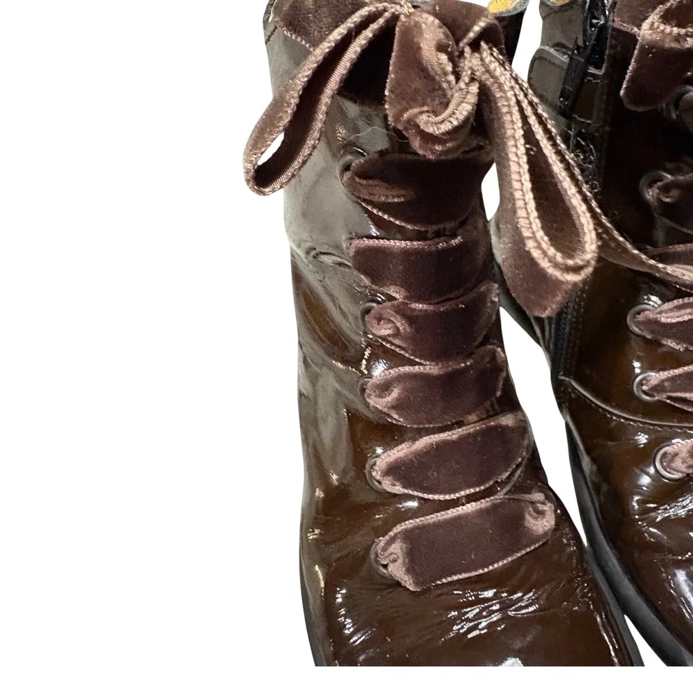 Mod8 patent leather