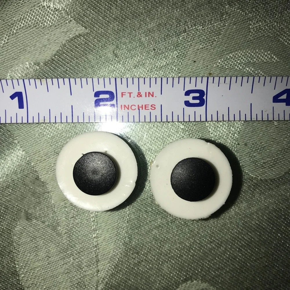 The Unbranded Brand tennis ball