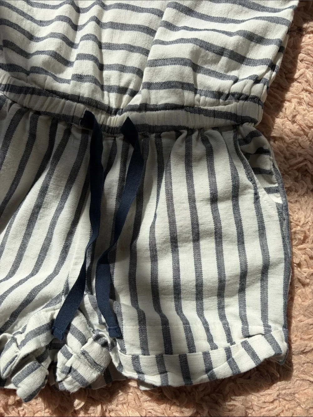Old Navy pair includes