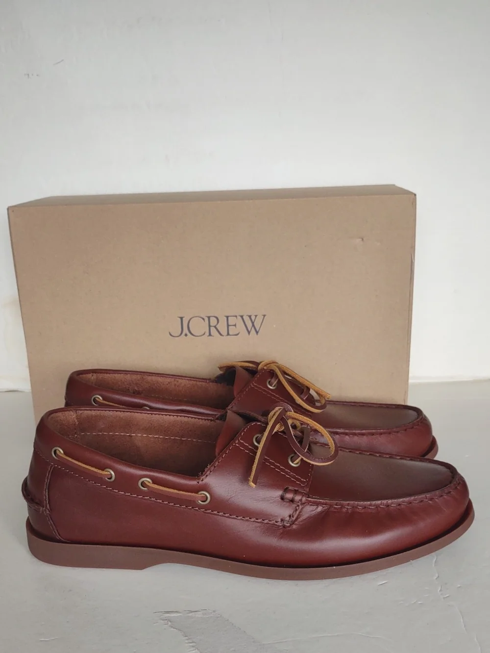 BRAND NEW J. Crew Men’s Chestnut Brown Leather Boat Shoes with Tan Laces