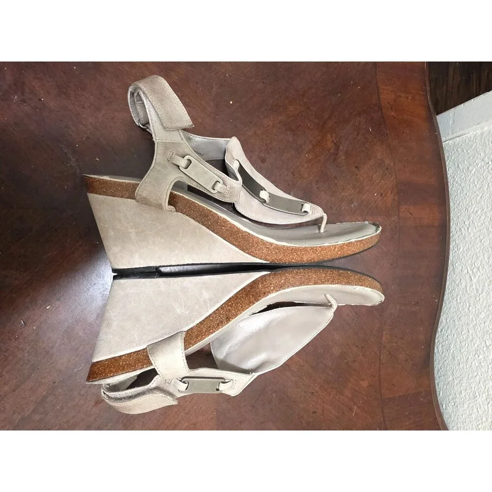 Naturalizer stylish wedge
