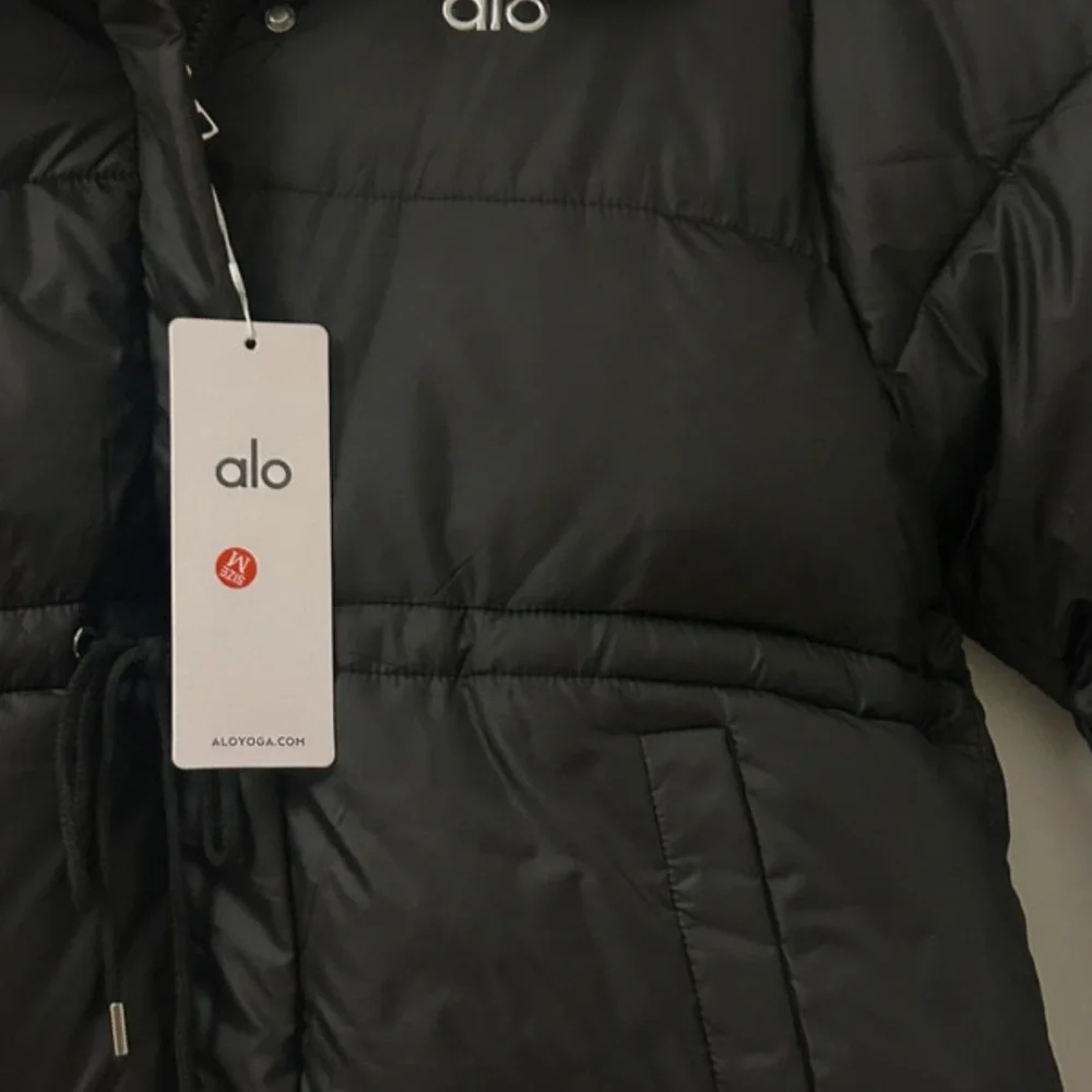 ALO Yoga sleek black