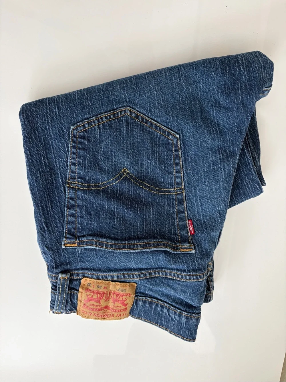 Levi's Men's Dark Blue Denim Jeans with Signature Back Pocket