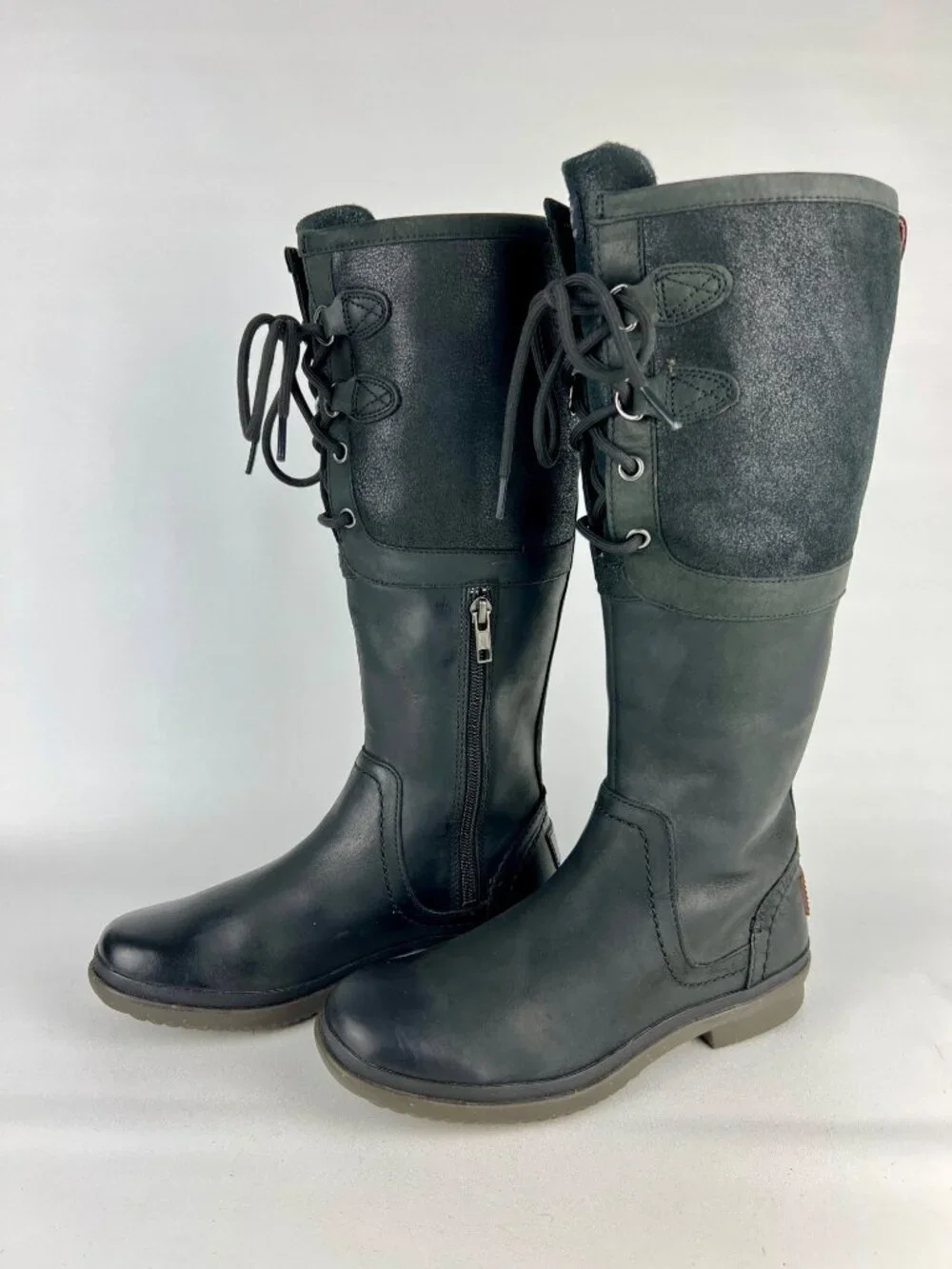 UGG elsa black