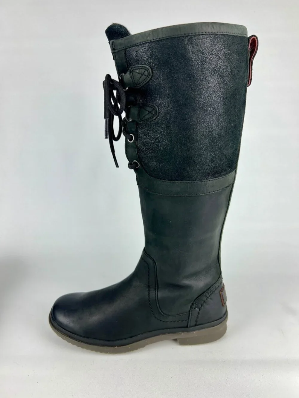 UGG elsa black