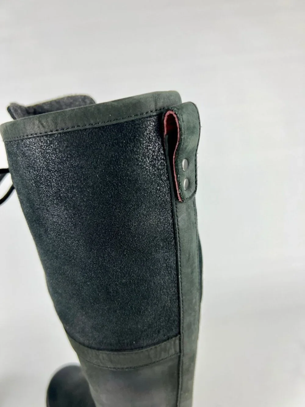 UGG elsa black