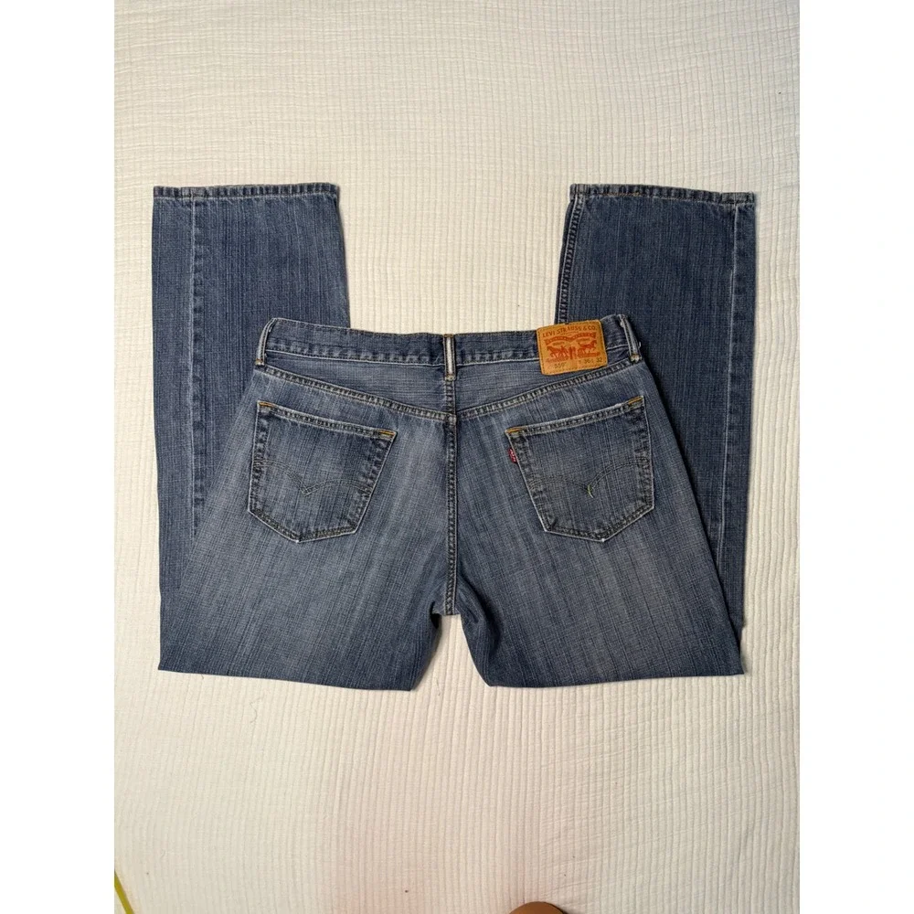 Levis fit whiskering rugged