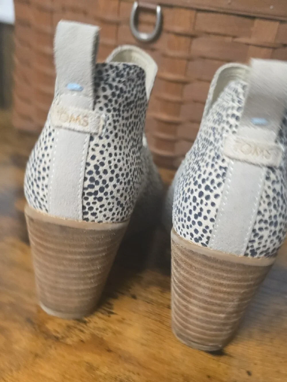 Toms pull palette outfits