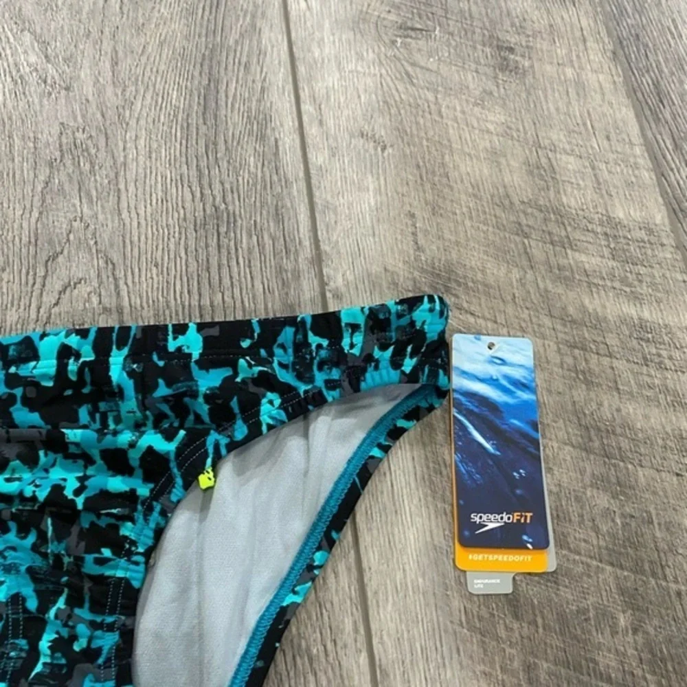 Speedo size teal