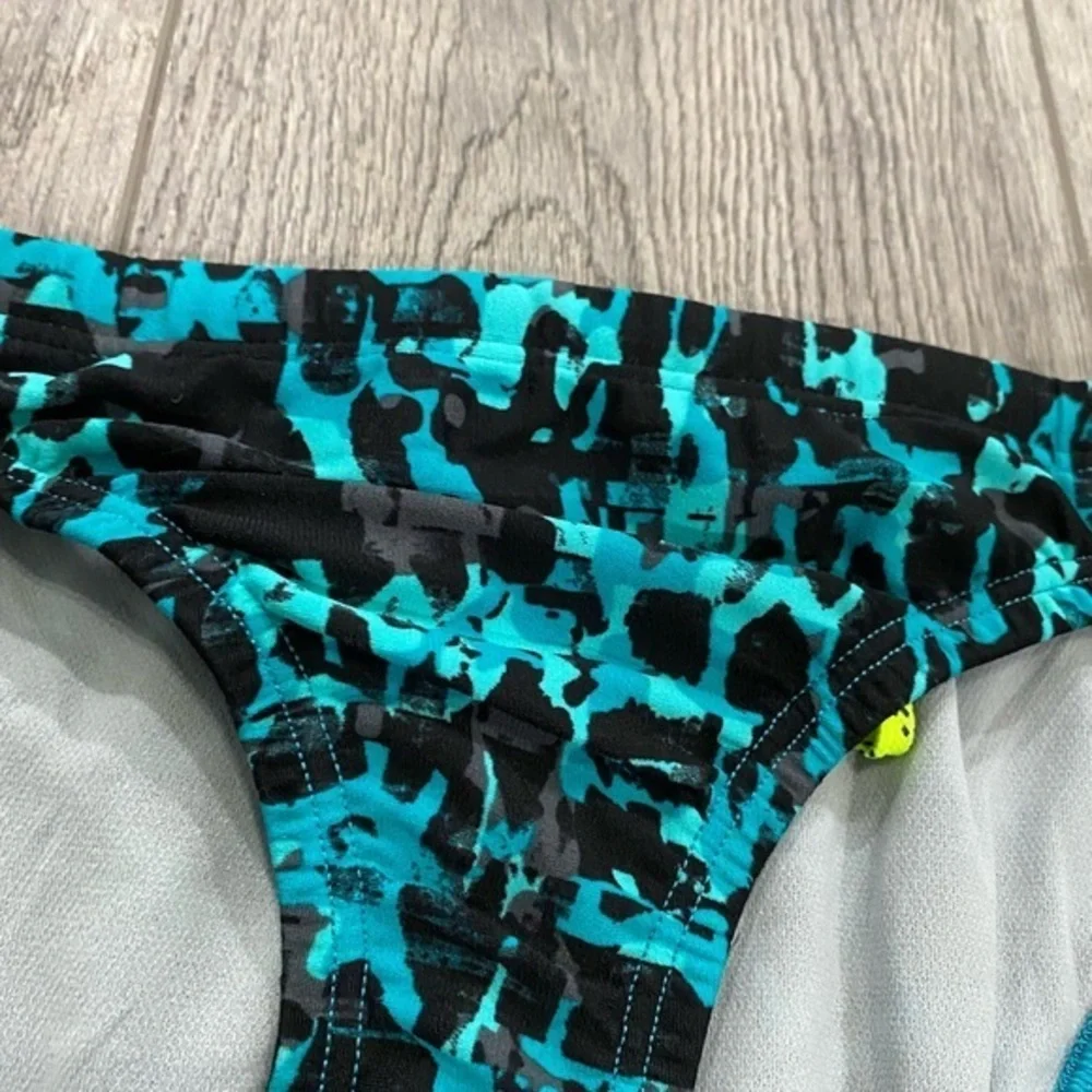 Speedo size teal