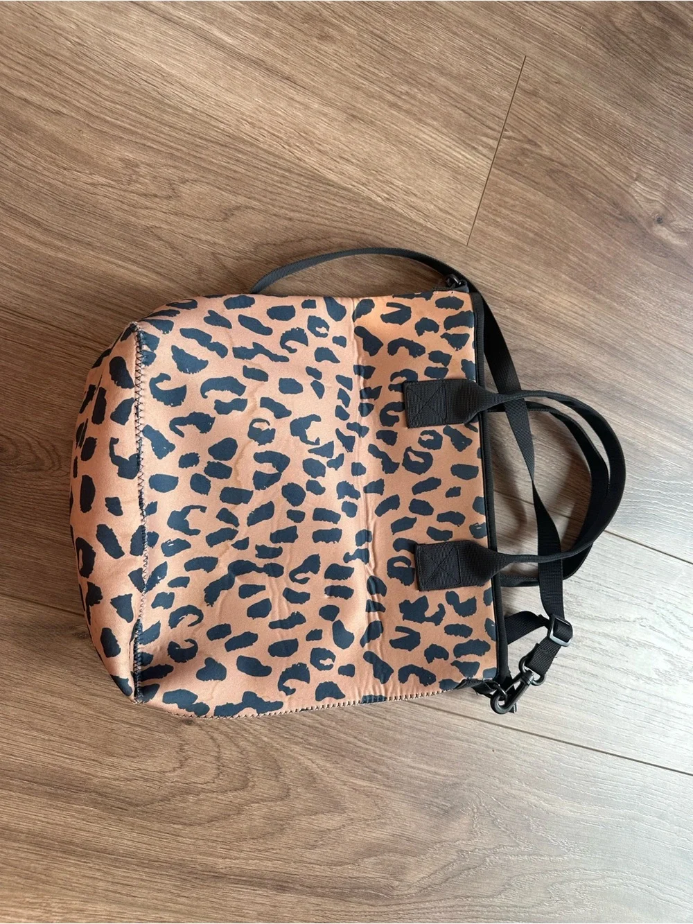 N/A stylish leopard