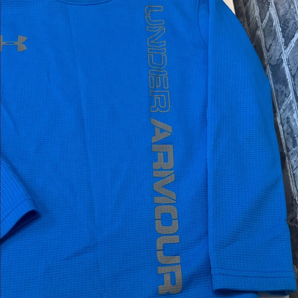 Under Armour vibrant royal