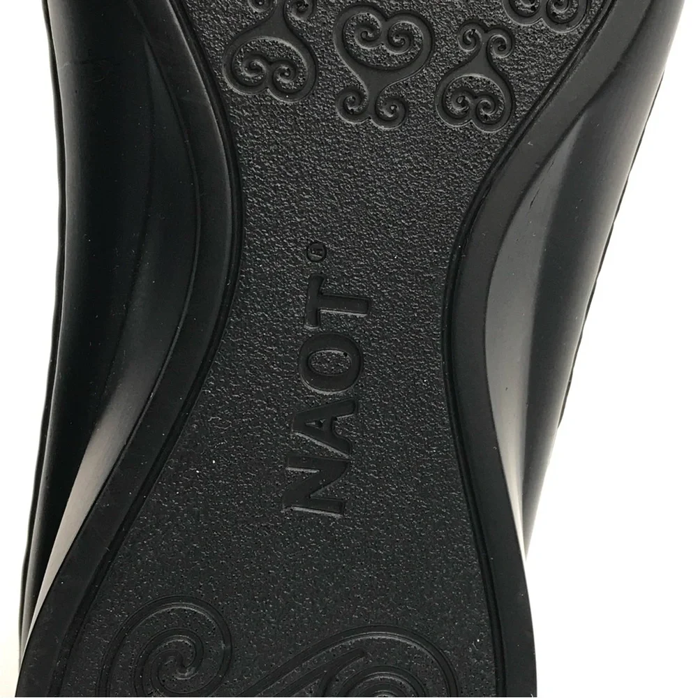 Naot 42 preowned