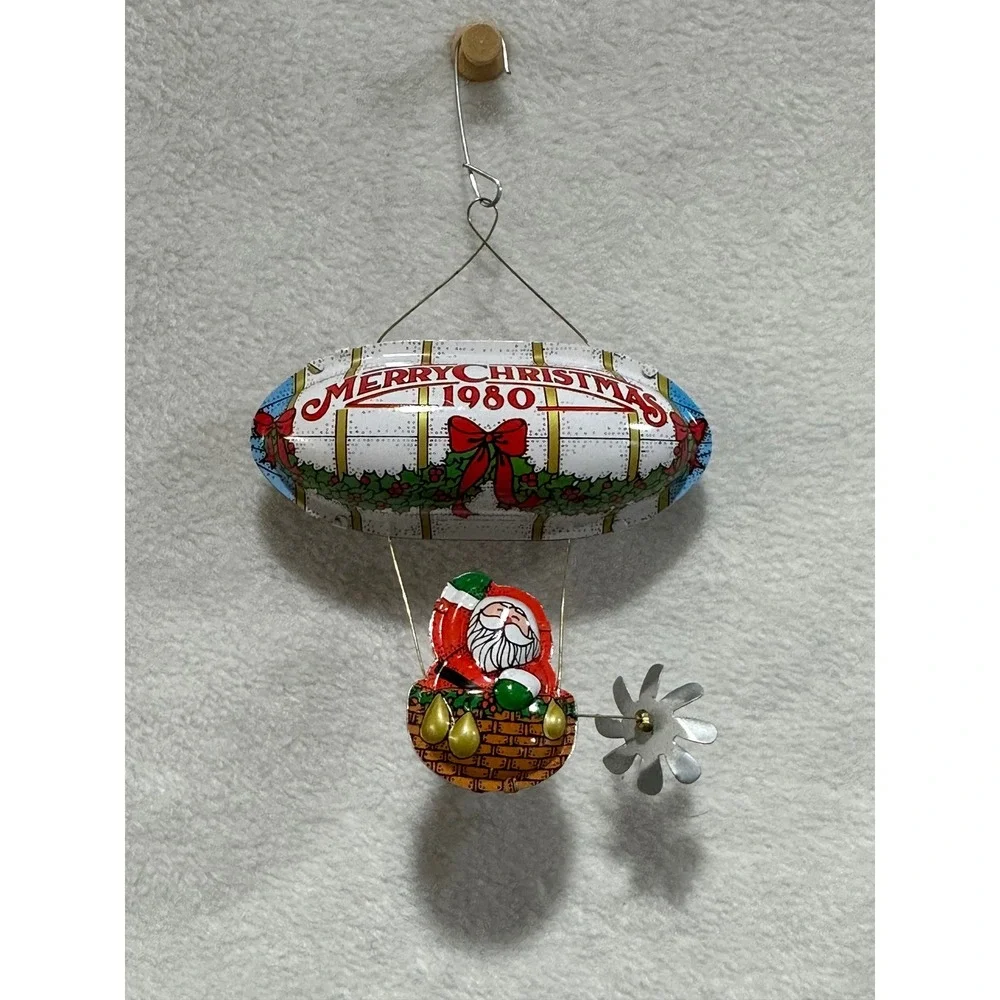 Hallmark 1980 Merry Christmas Santa Hot‎ Air Balloon Ornament Tin