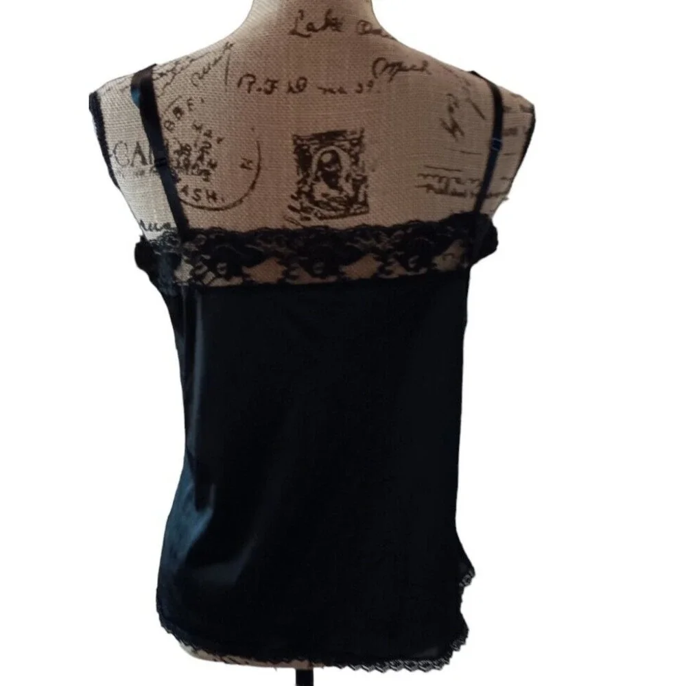 The Unbranded Brand black half